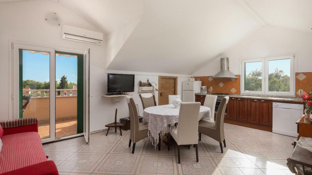 Dalmatinska Kuca Apartment Milna (Brac)